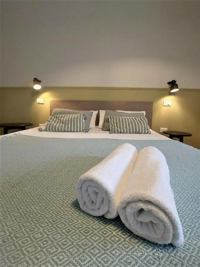 Leone Suite B&B & Restaurant Palermo 3*,  Italia